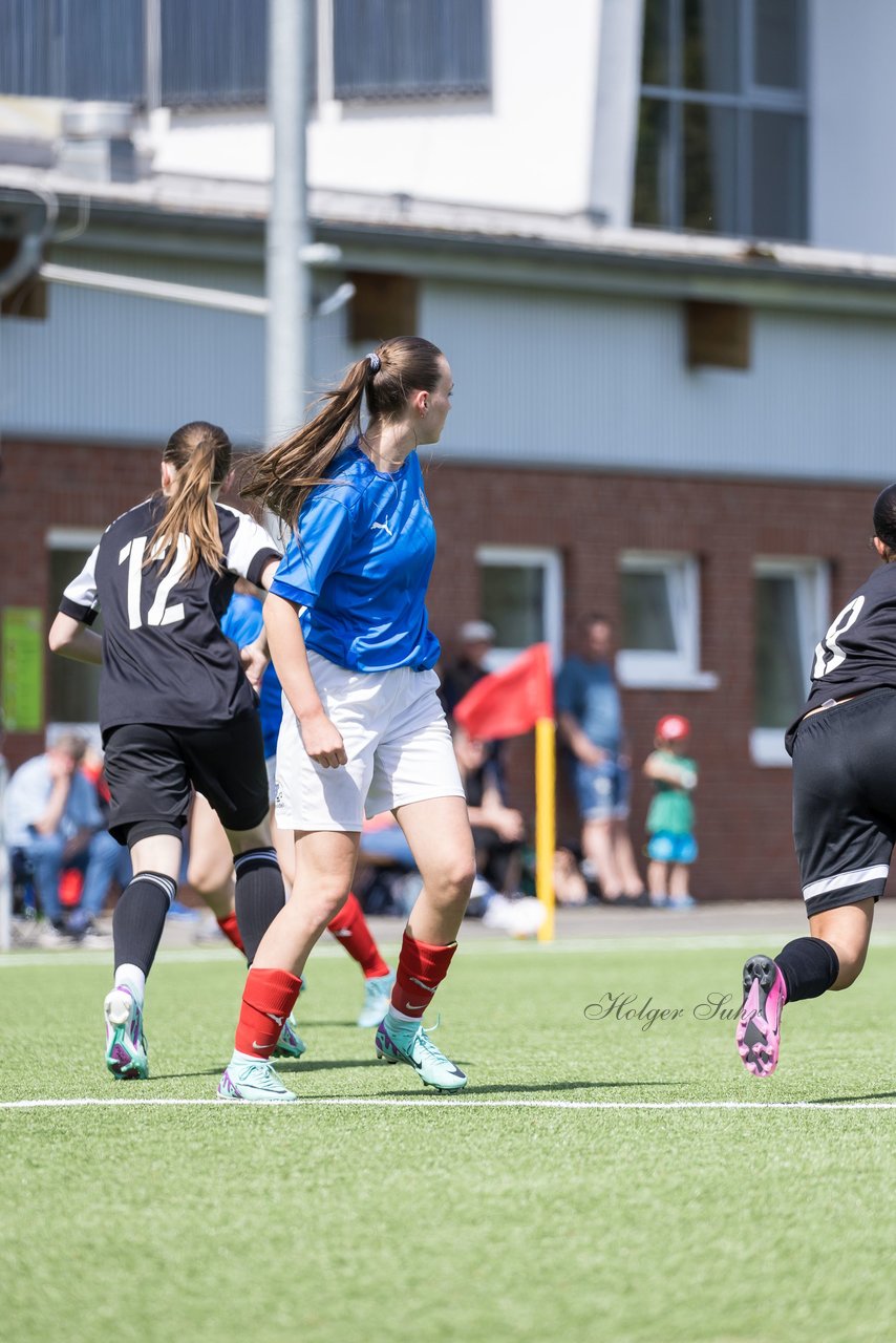 Bild 85 - wBJ SH-Pokalfinale  Holstein-Kiel - SV Viktoria : Ergebnis: 1:0